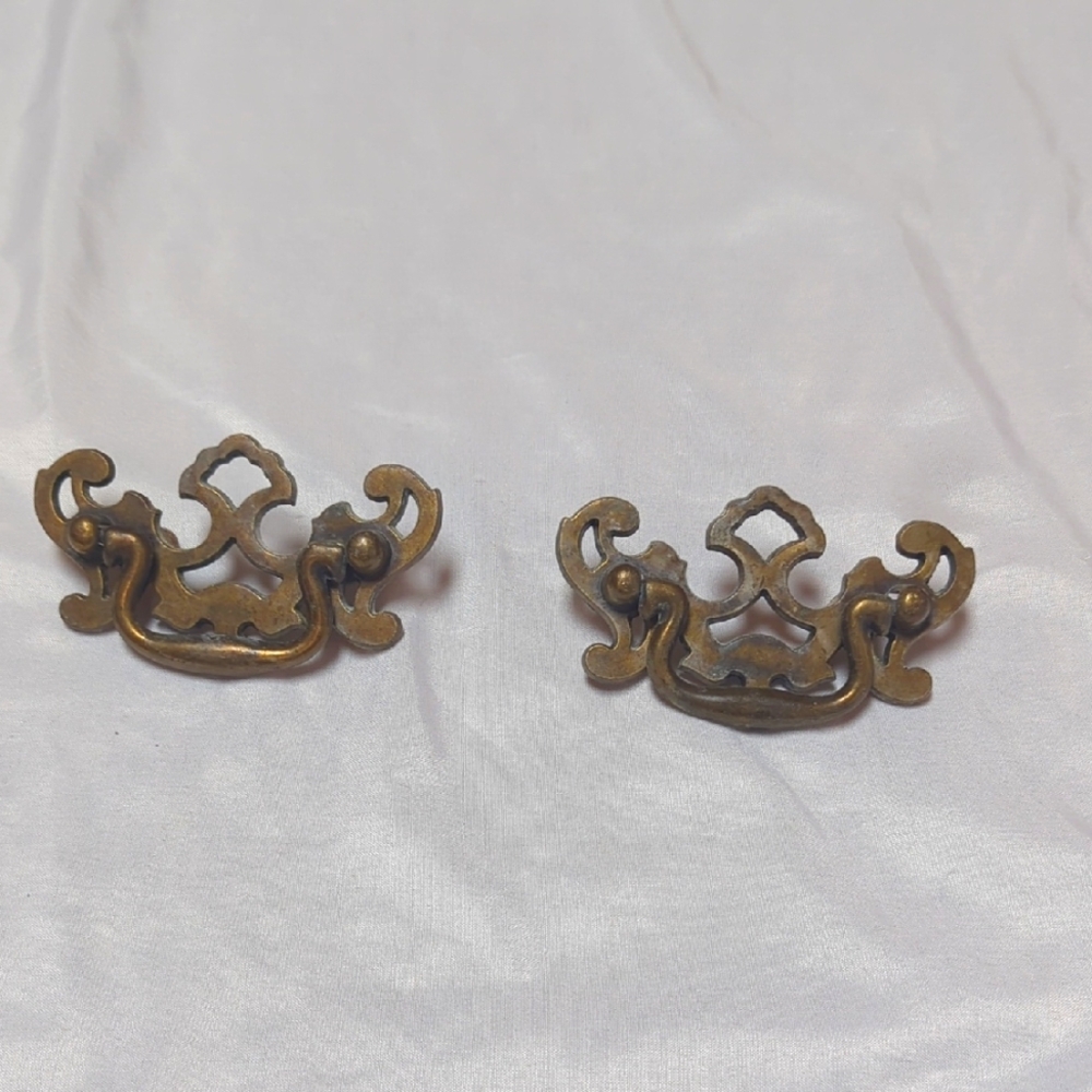 Set Of 2 Chippendale Style Brass‎ Plated Batwing Drawer Pulls Made In Canada